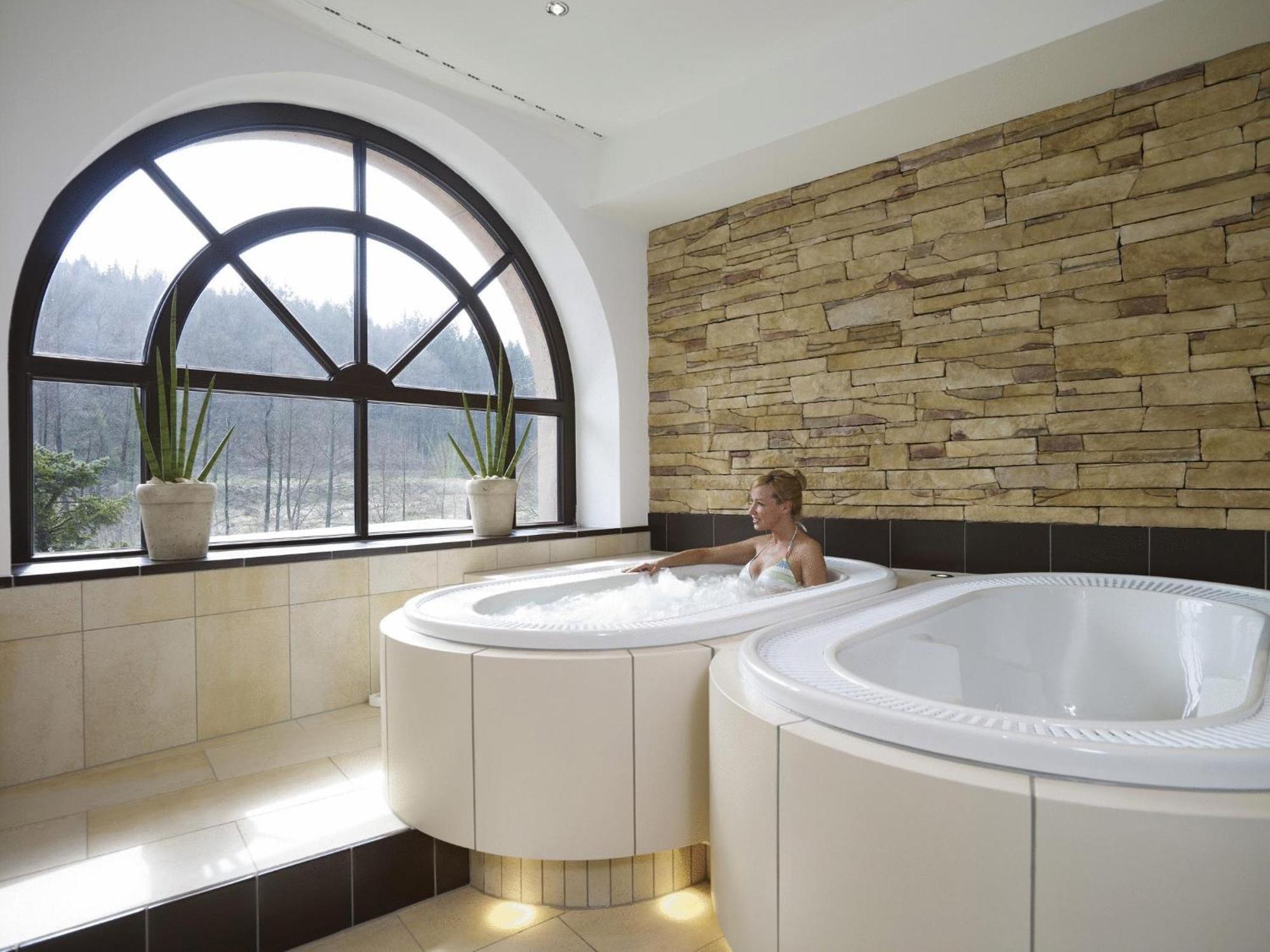 Naturhotel Ruegers Forstgut Mespelbrunn Ngoại thất bức ảnh